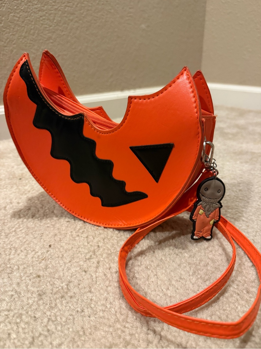 101.Trick r Treat Orange Pumpkin Jack-O'-Lantern Crossbody Bag for Women - Picture 5 of 9